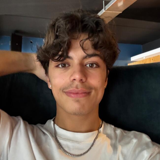 Babysitter in Namur: Yanis