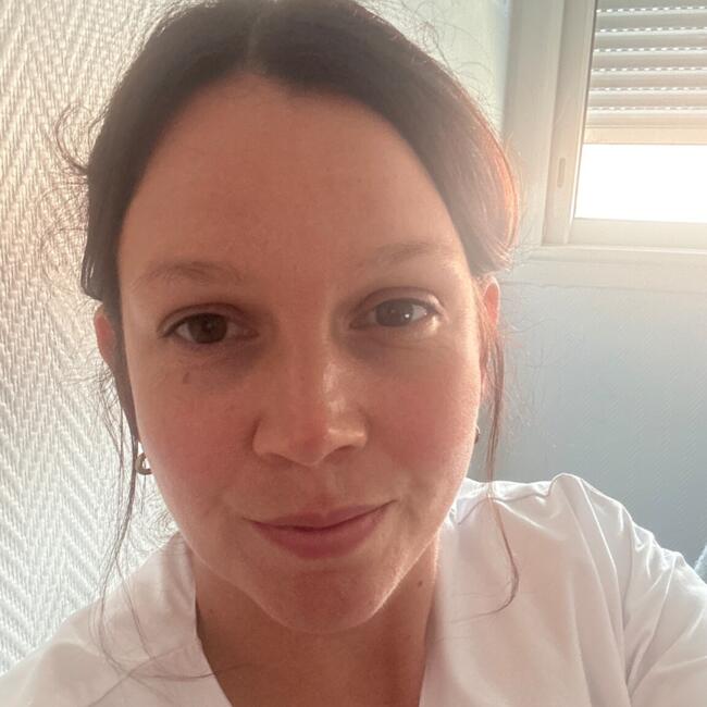 Babysitting job in Saint-Méard-de-Drône: Elodie