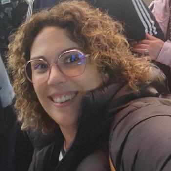 Babysitter in Nogueira: Raquel