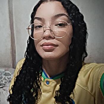 Babá em Recife: Estela