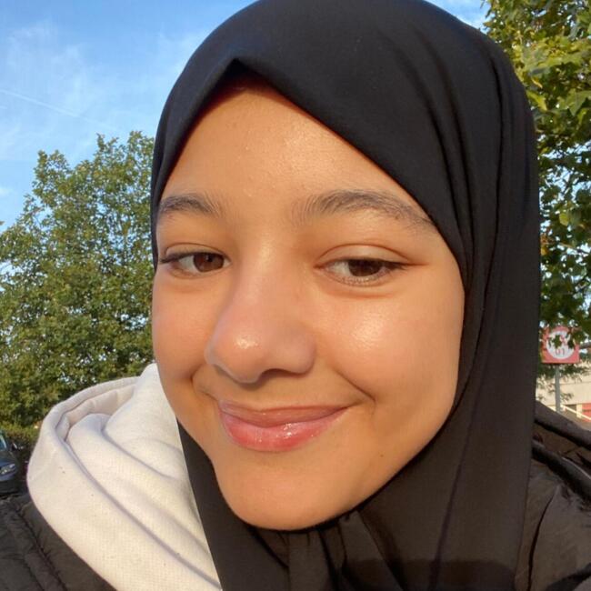 Babysitter in Sint-Niklaas: Nour