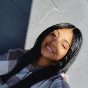 Babysitter in Atlantis: Naya