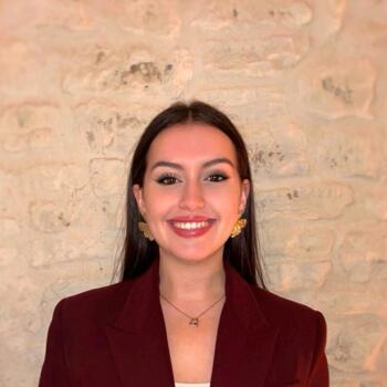 Baby-sitter Vernon: Lylia