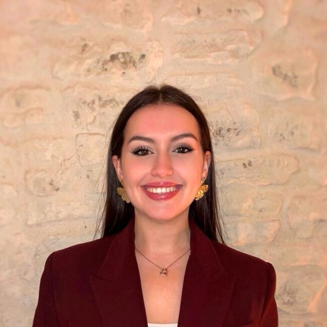 Babysitter in Vernon: Lylia