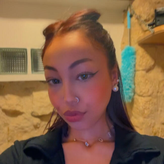 Babysitter in Nanterre: Kenza