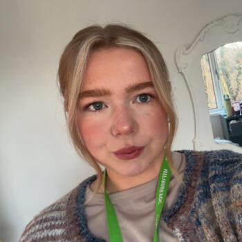 Babysitter Pontypridd: Nadia