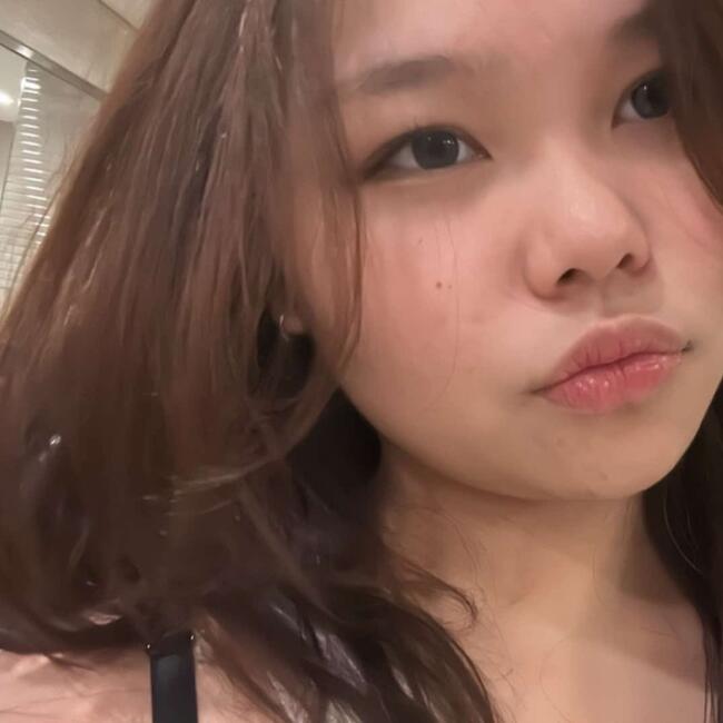 Babysitter in Singapore: Jules