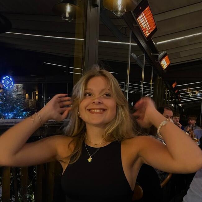 Babysitter in Thonon-les-Bains: Victoria