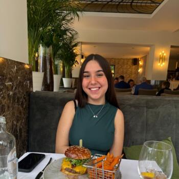 Babysitter in Woluwe-Saint-Pierre - Sint-Pieters-Woluwe: Laeticia