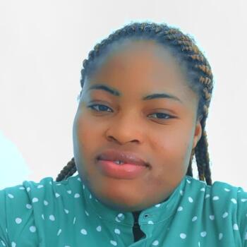 جليسة أطفال في أبوظبي: Oluwole