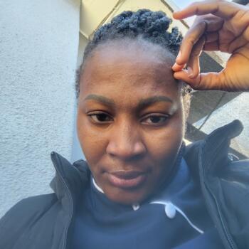 Babysitter in Parow: AKO Epse Bayendang