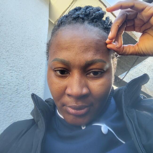 Babysitter in Parow: AKO Epse Bayendang