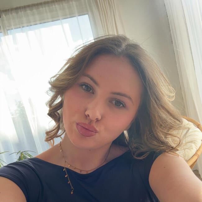 Babysitter in Lamballe: Kalyss