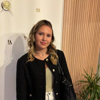 Babysitter in Lamballe: Kalyss