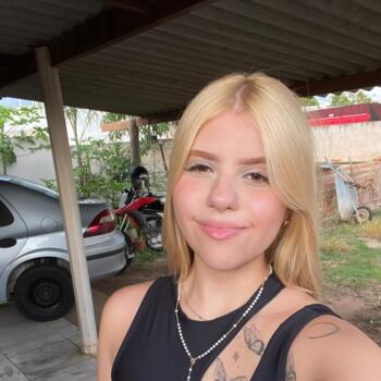 Babysitter in Marília: Julia