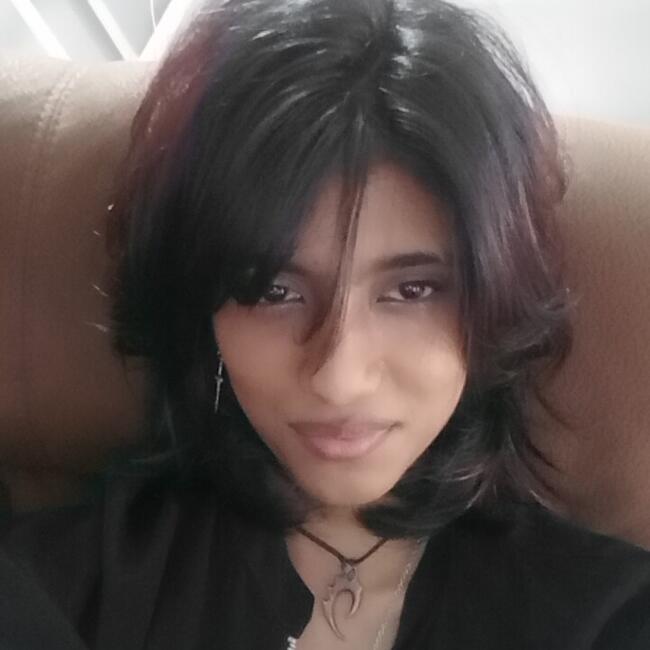 Babysitter in Newlands West: Aladia