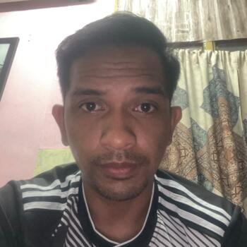 Kerja pengasuh di Rembia: kerja pengasuh Muhamad Faiz