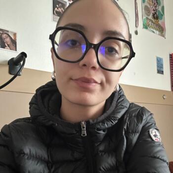 Babysitter in Lons: Anouchka