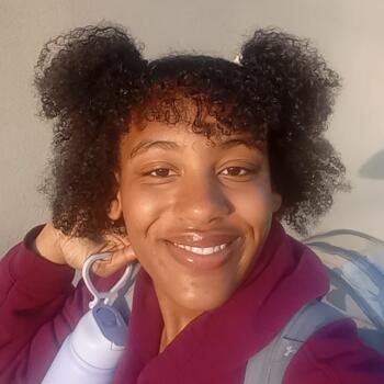 Babysitter in Erie: Jalia