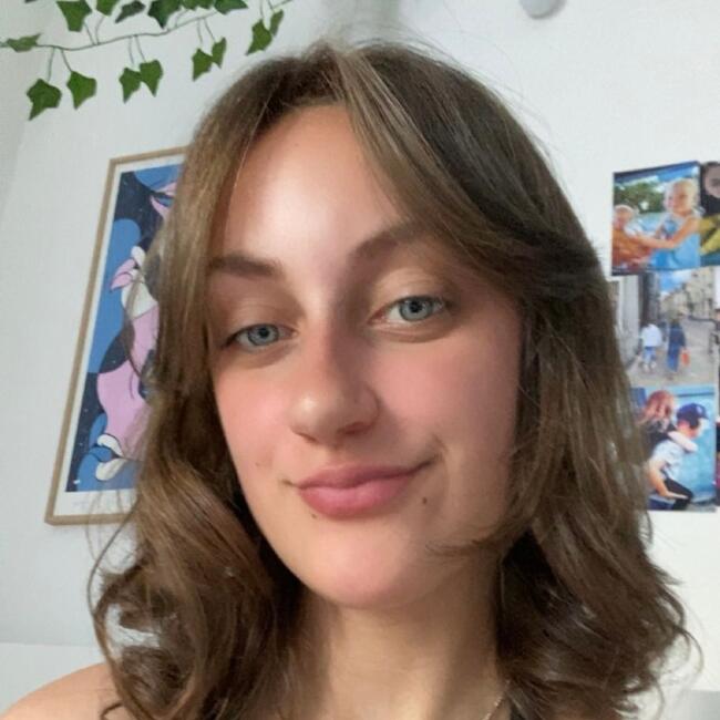Babysitter in Tourcoing: Liza
