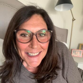 Nanny in Thousand Oaks: Robin