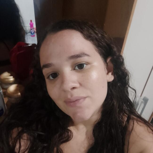 Babá em Aracaju: Emille