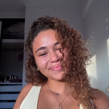 Babysitter in Algueirão: Lais