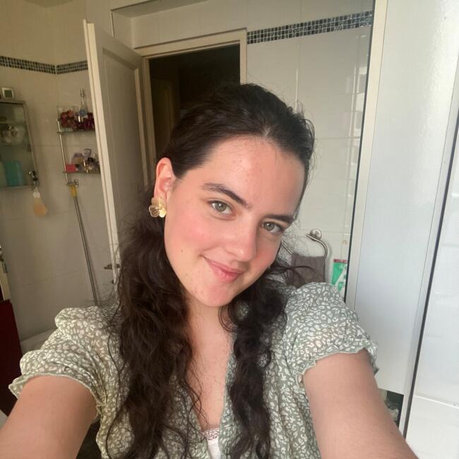 Babysitter in Bouray-sur-Juine: Lucie