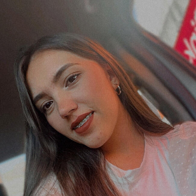 Babysitter in Pineda de Mar: Angie Solaque