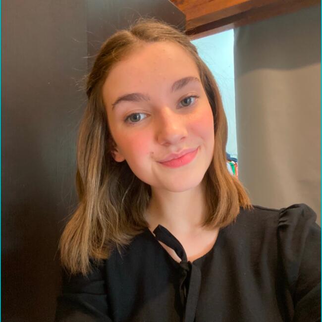 Babysitter in Saint-Quentin: Elena