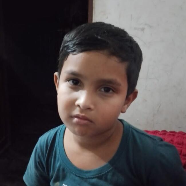Babysitter in Ara: Nawmi