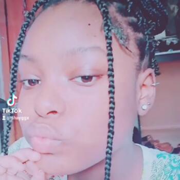 Babysitter Chicago: Shayla