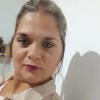 Niñera Canelones: Nancy