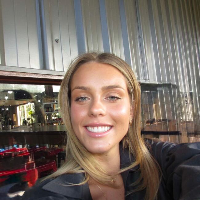 Babysitter in Melbourne: Annabella