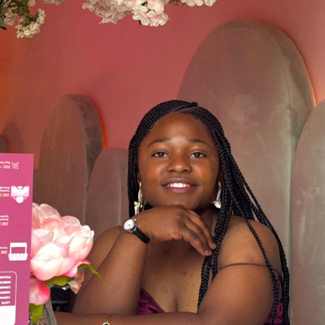 Baby-sitter in Edmonton: Hazel lewis