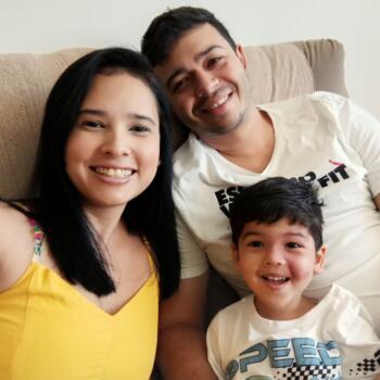 Emprego de babá em Brasília: Aline