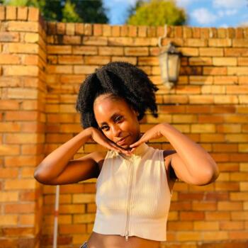 Babysitter in Soweto: Queenallene Minkey