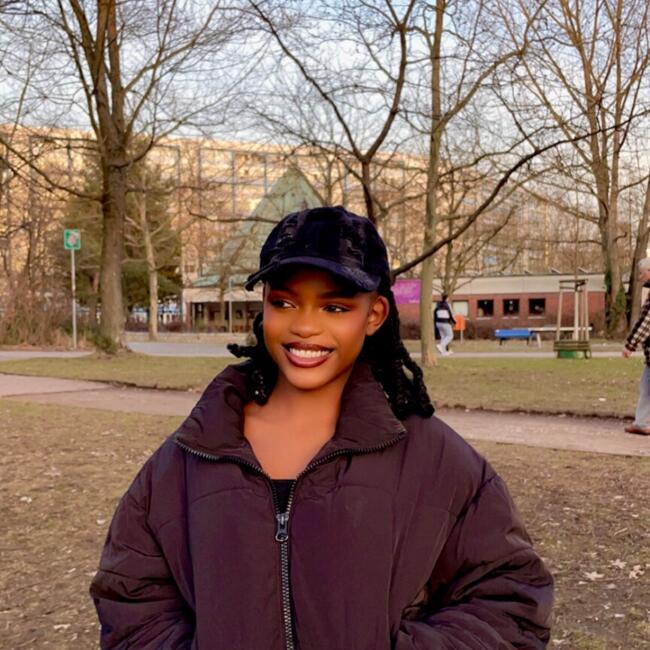 Babysitter in Berlin: Ariella Spinah