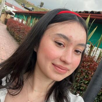 Babysitter in Leganés: Laura Nicol