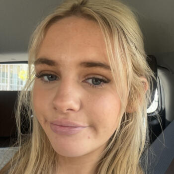 Babysitter in Auckland: Ruby