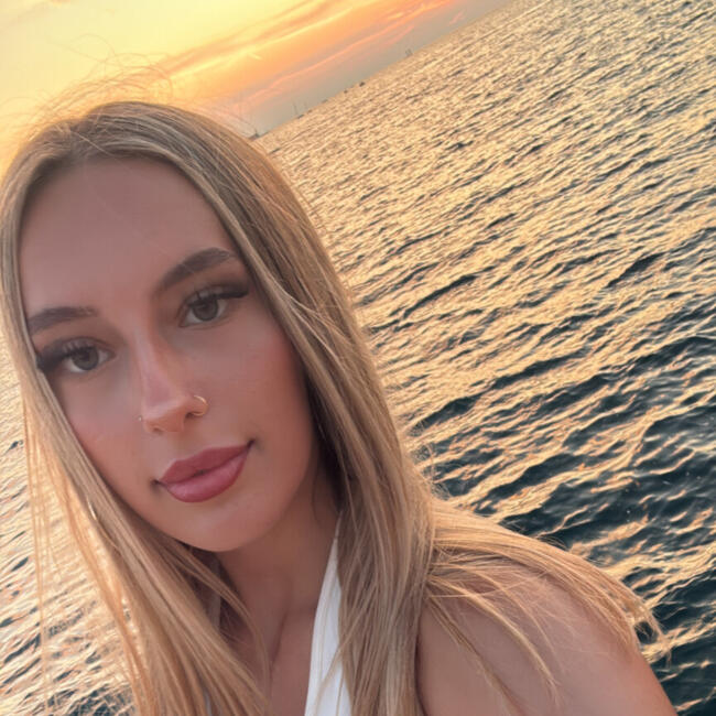 Babysitter in Morges: Zelie