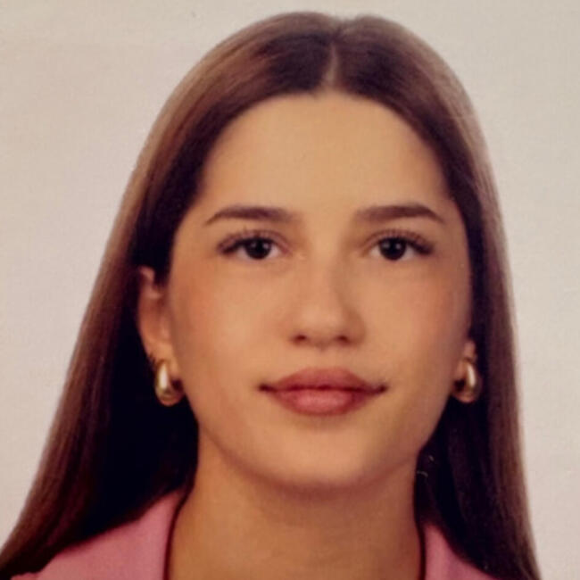 Canguro en Viladecans: Elsa