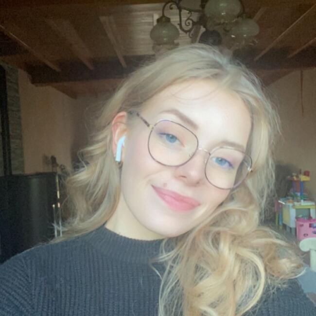 Babysitter in Hyères: Clarisse