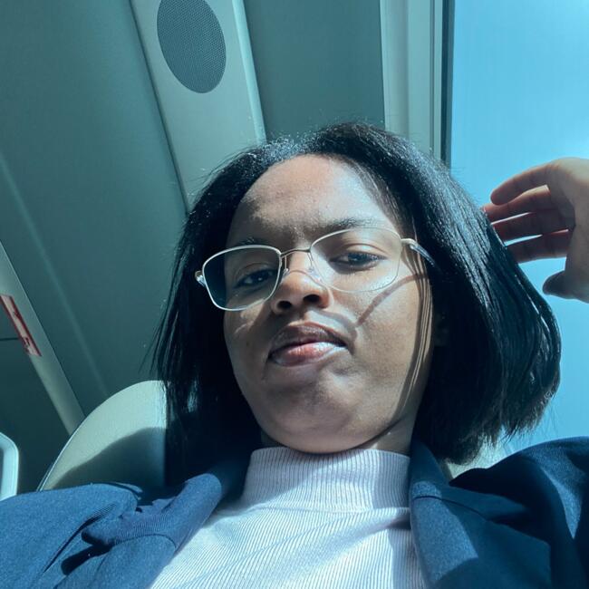 Babysitter in Coimbra: Lidiany Félix