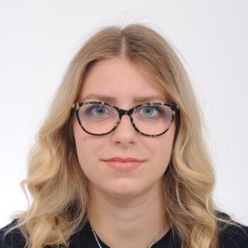 Babysitter in Cerov Log: Laura