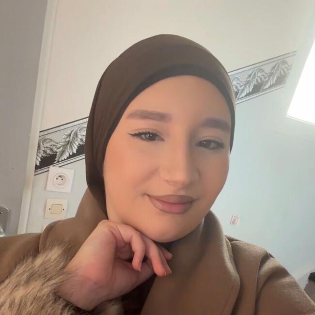 Babysitter in Thonon-les-Bains: Dina