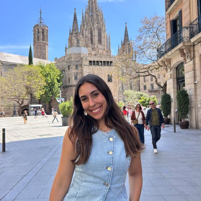 Babysitter in Algés: Beatriz