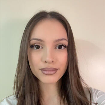 位於斯特拉斯堡的臨時保母: Elira