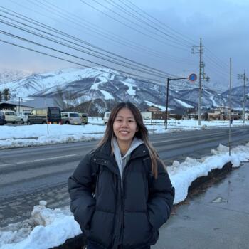 Babysitter in Singapore: Andrea