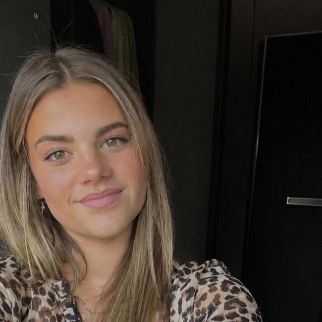 Babysitter in Clermont-Ferrand: Lola